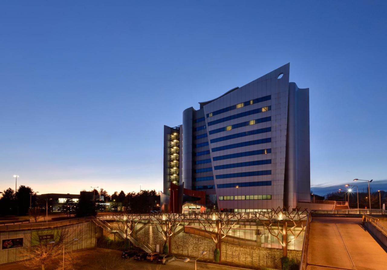 Una Hotels Malpensa Cerro Lago Maggiore Exterior foto