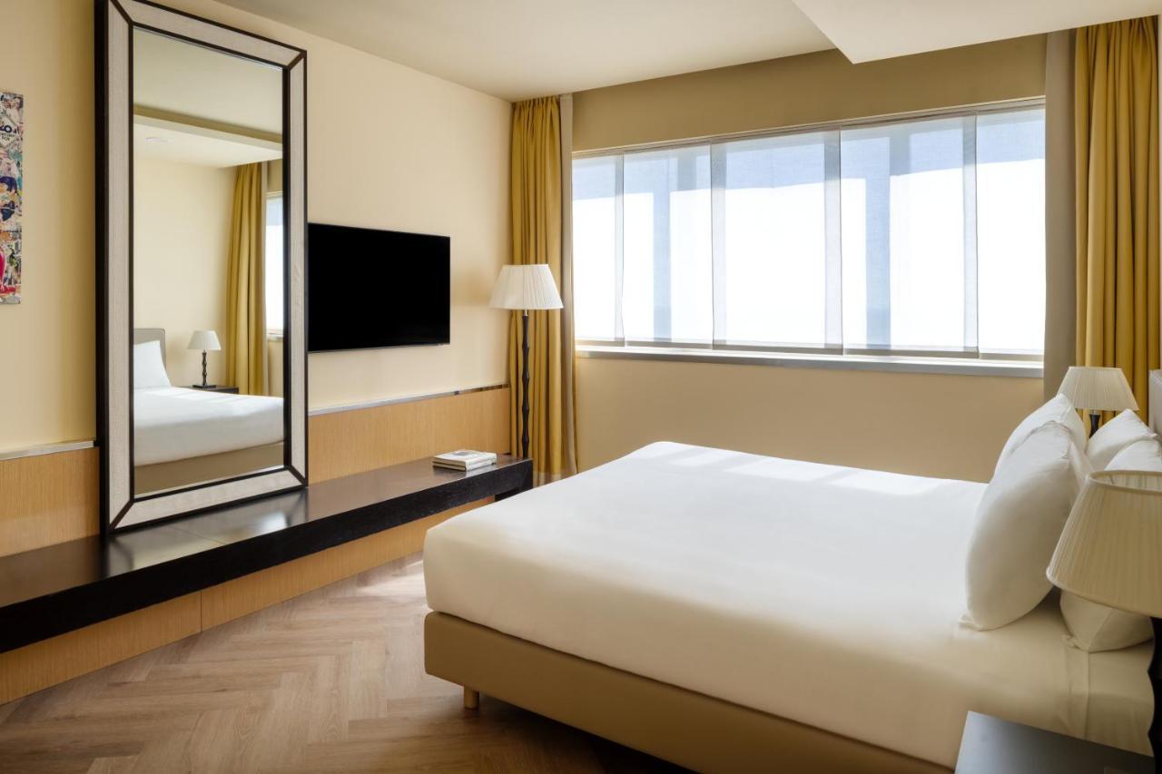 Una Hotels Malpensa Cerro Lago Maggiore Exterior foto